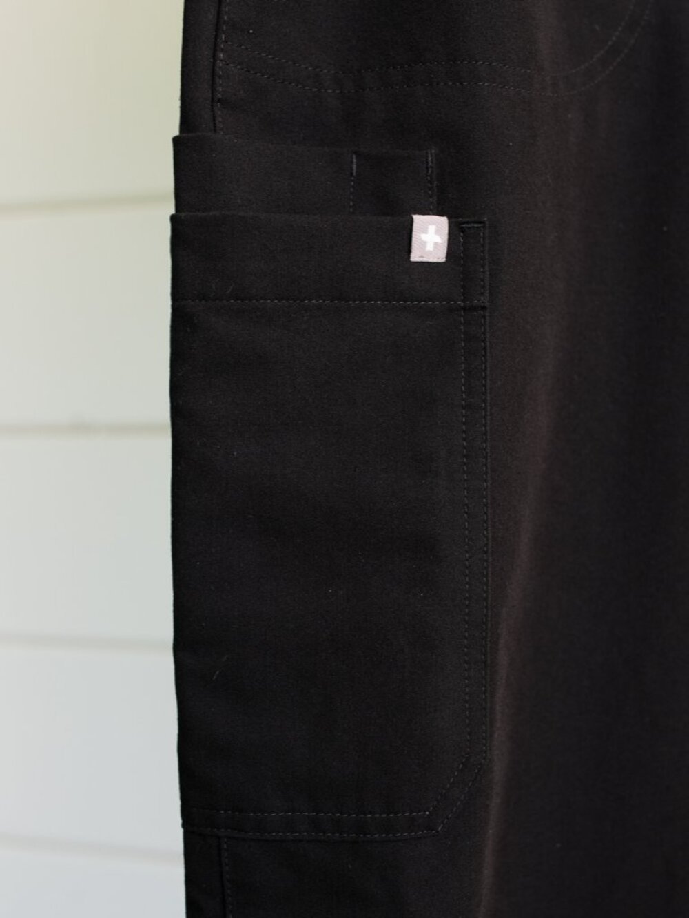 Figs Technical Collection Black Scrub Pants Women’s Large Straight Leg Cargo - Picture 2 of 6